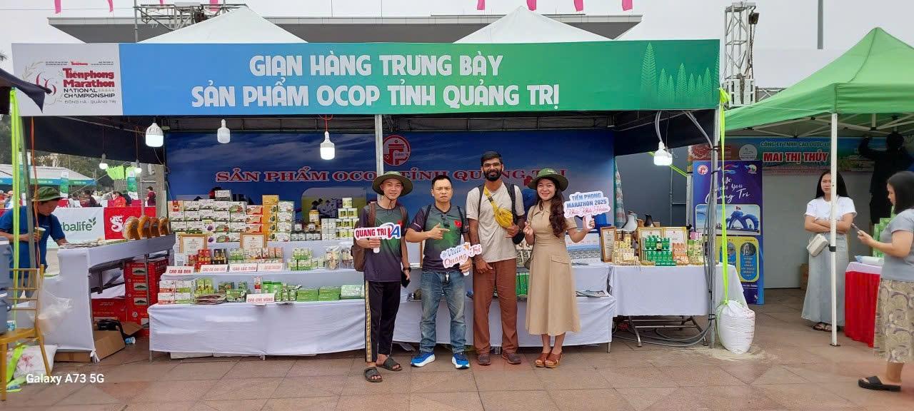 Sản phẩm OCOP Quảng Trị trưng bày, giới thiệu tại Giải vô địch quốc gia Tiền Phong Marathon lần...